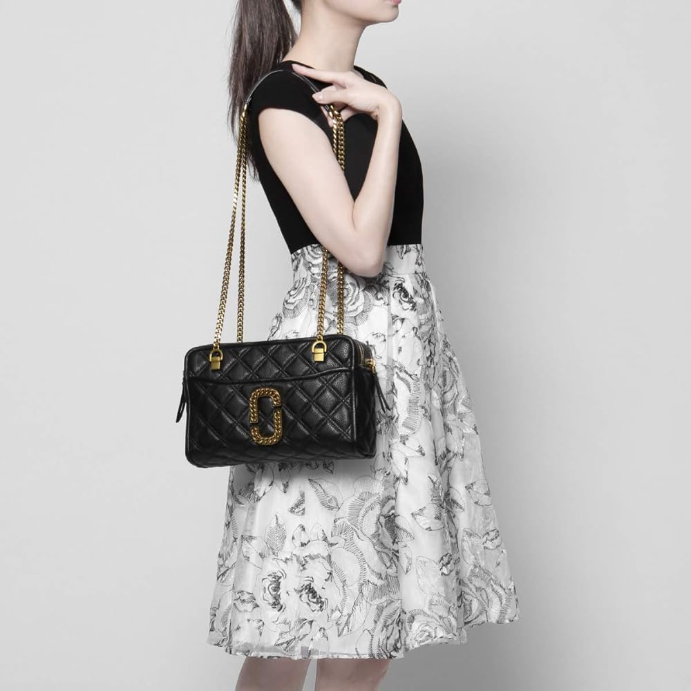 MARC BY MARC JACOBS バッグ 黒 キルティング キルティング MARC JACOBS(マークジェイコブス) ショルダー